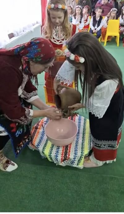 Честит празник на всички баби! 2
